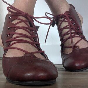 Anesha "Cutie" leather lace-up burgandy  shoe size 39 (8)